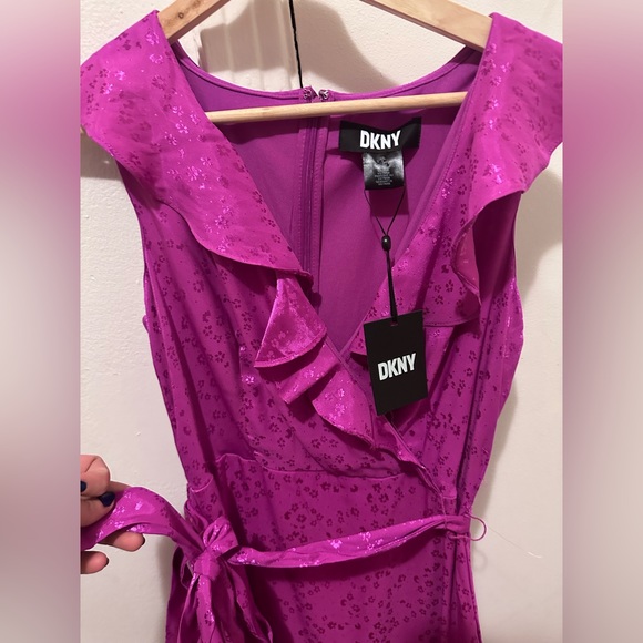 DKNY fun summer dress - Picture 3 of 3